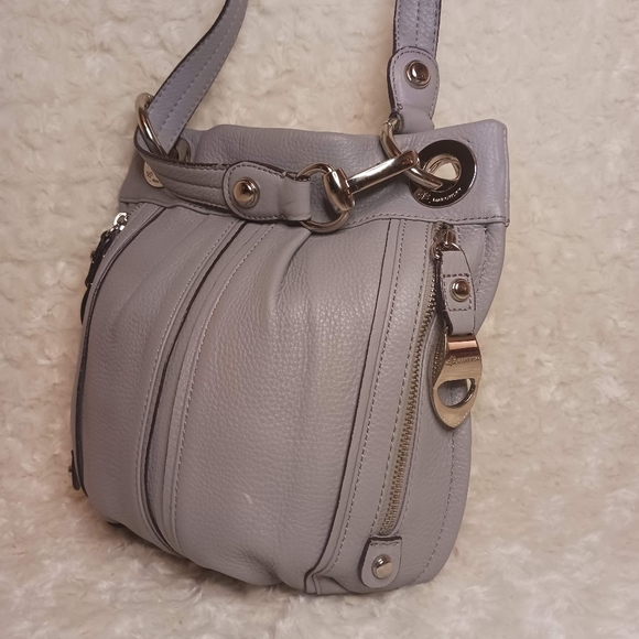 B Makowsky Gray Leather Crossbody Front Pockets Silver Hardware Adjustable Strap - Picture 4 of 15